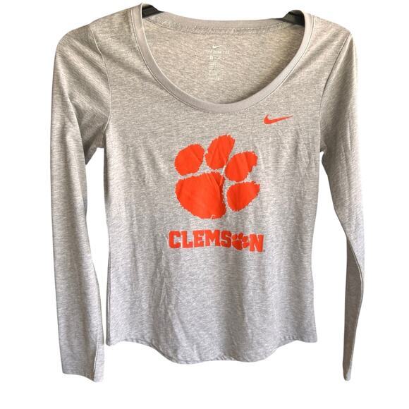 Scoop neck long sleeve NIKE TEE NWT XS - Picture 1 of 6